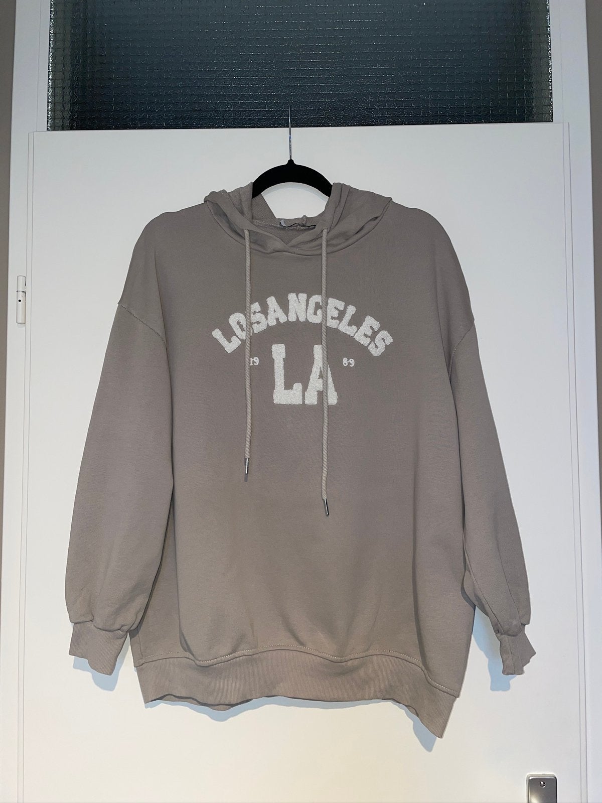 Ambika dames taupe hoodie trui sweater mt 40 / 42, Kleding | Dames, Truien en Vesten, Ophalen of Verzenden, Zo goed als nieuw