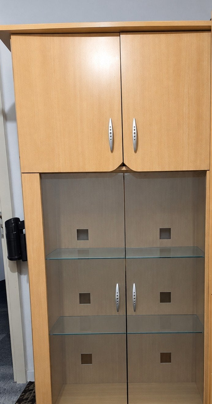 Gratis Houten kast met glazen deuren en planken, Ophalen, 200 cm of meer, Overige houtsoorten, 50 tot 100 cm