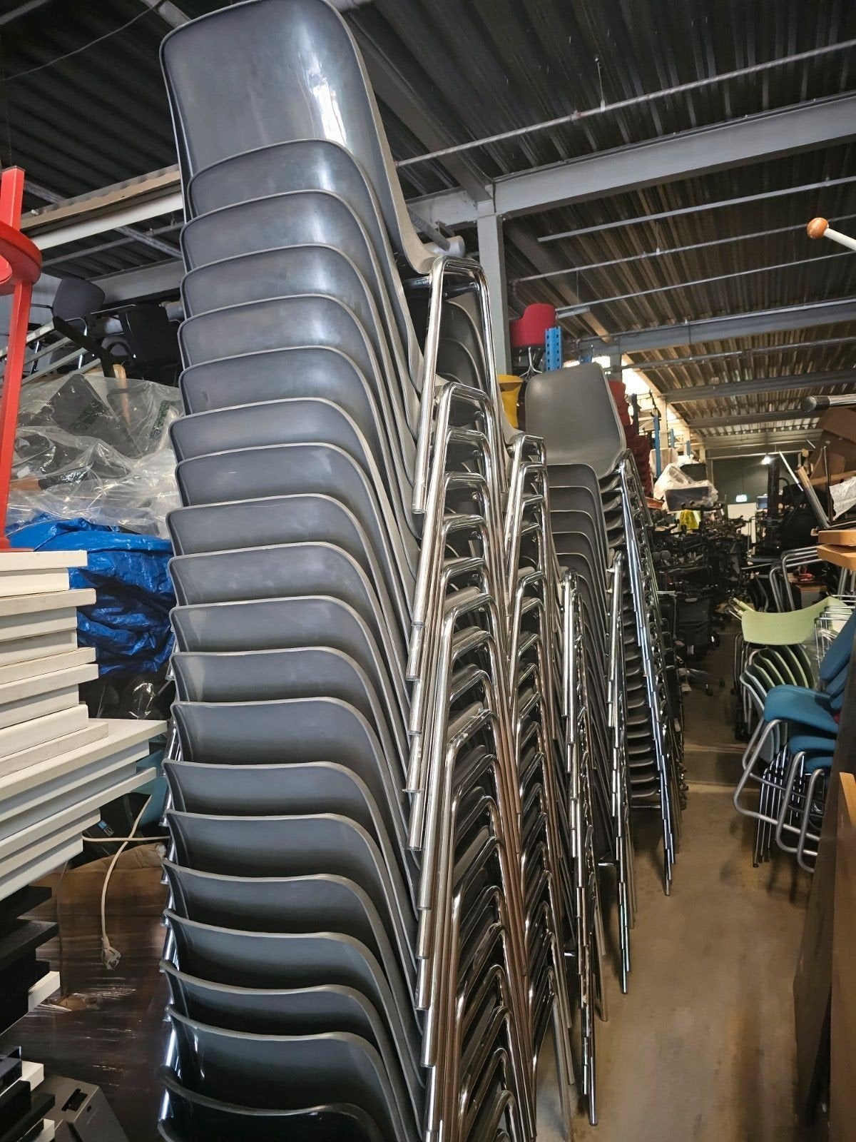 Stapelstoelen grijs€8,50 perstuk, Ophalen of Verzenden