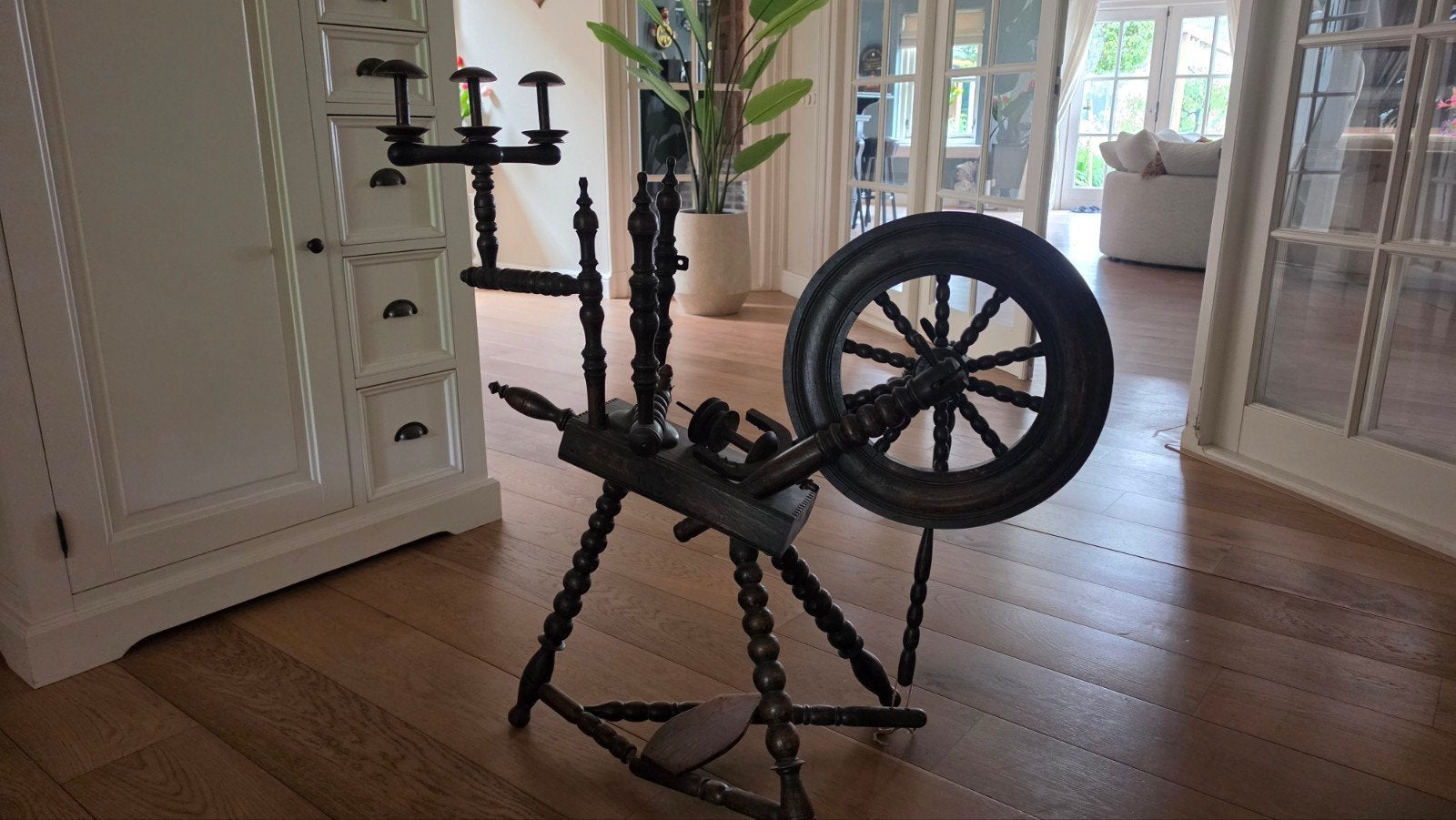 Antiek Houten Spinnewiel - Decoratief en Functioneel, Hobby en Vrije tijd, Ophalen, Spinnewiel