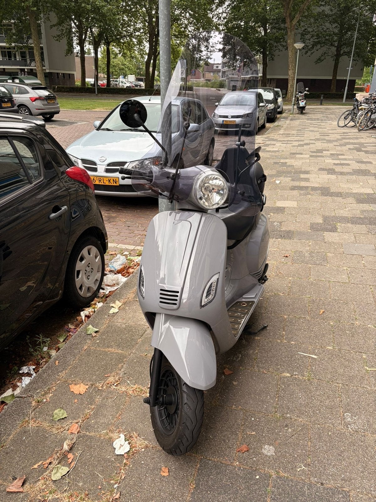 Senzo Riva lux Limited Edition met 2 helmen en kinderzitje, Fietsen en Brommers, Scooters | Overige merken, Ophalen, Zo goed als nieuw