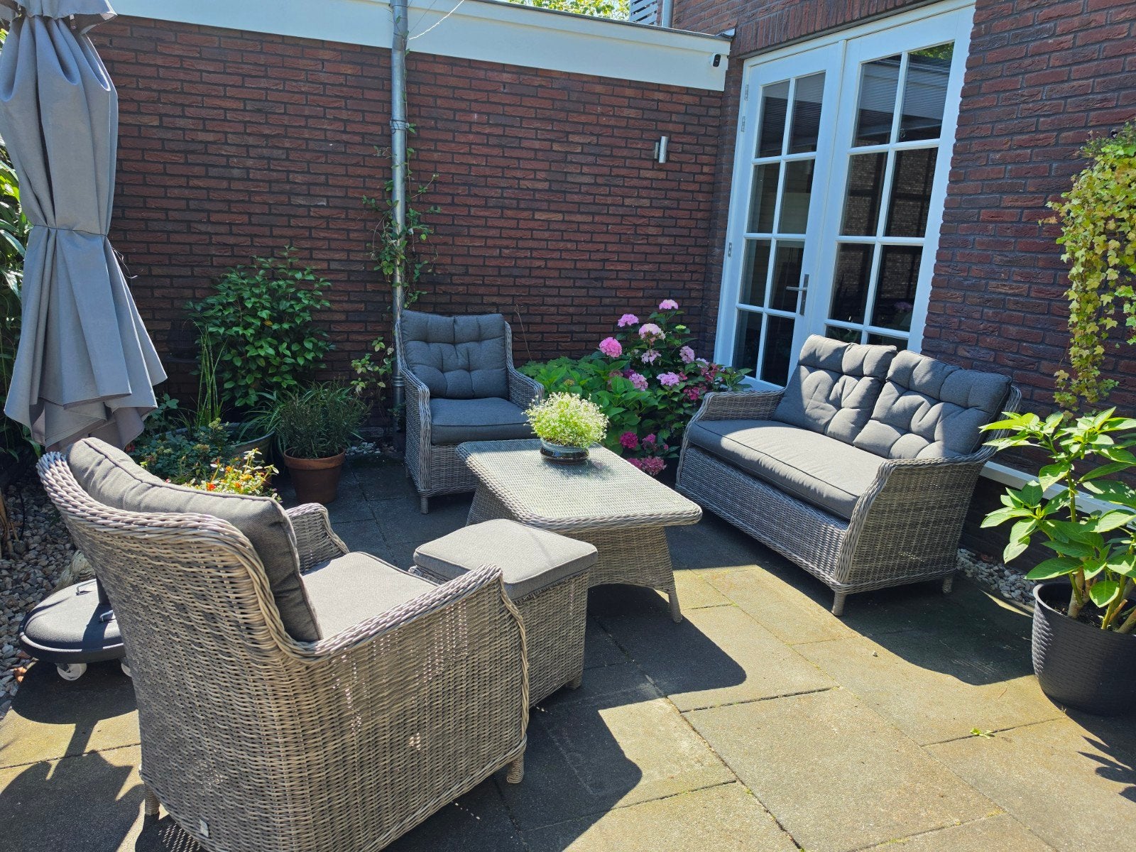 Loungeset inclusief opnieuw gevulde kussens en hocker, Ophalen, 4 zitplaatsen, Gebruikt, Loungeset