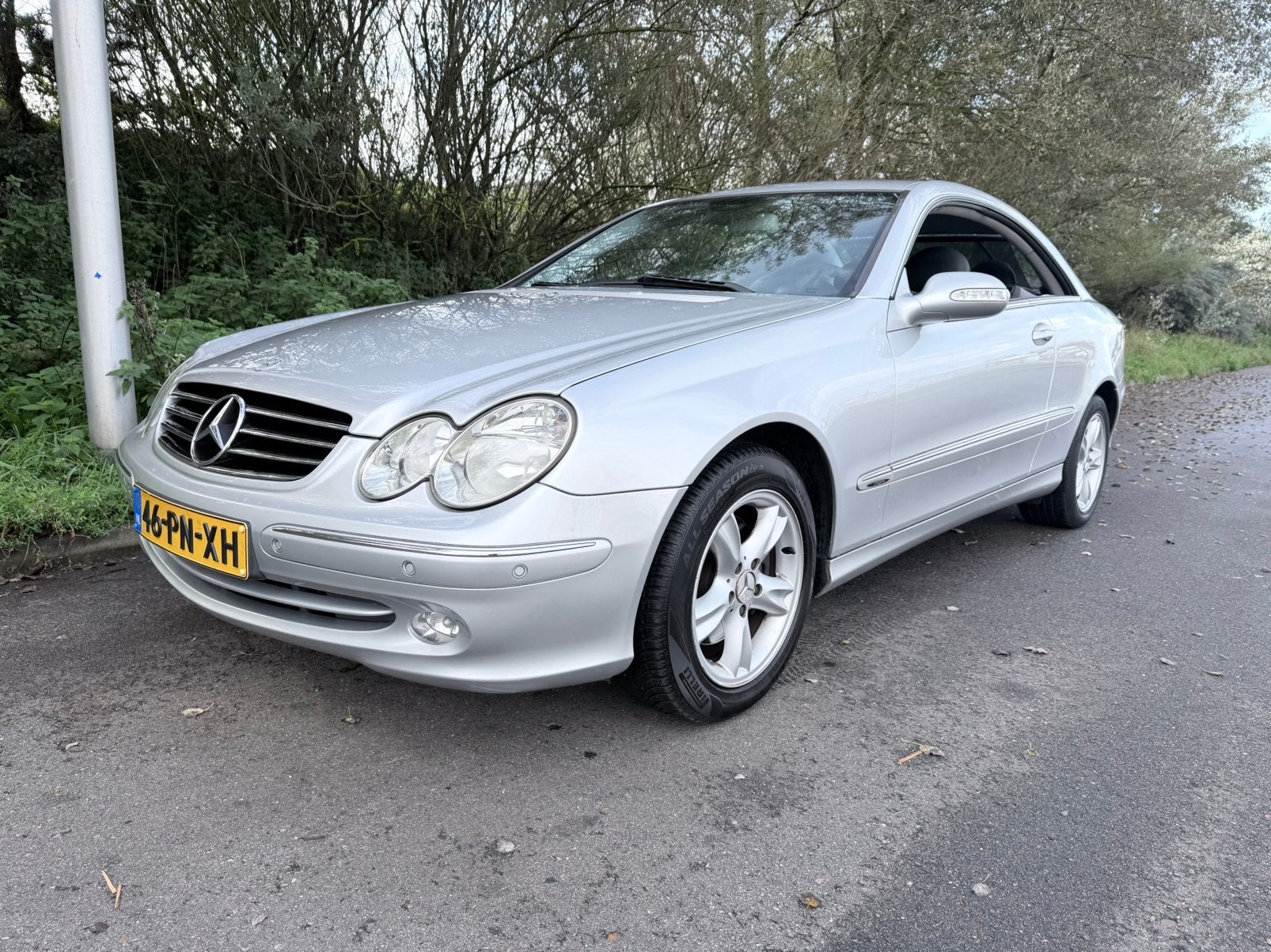 Mercedes-Benz CLK 2.6 Clk240 Coupe AUT 2004 Grijs, Auto's, Automaat, Achterwielaandrijving, Zwart, Particulier