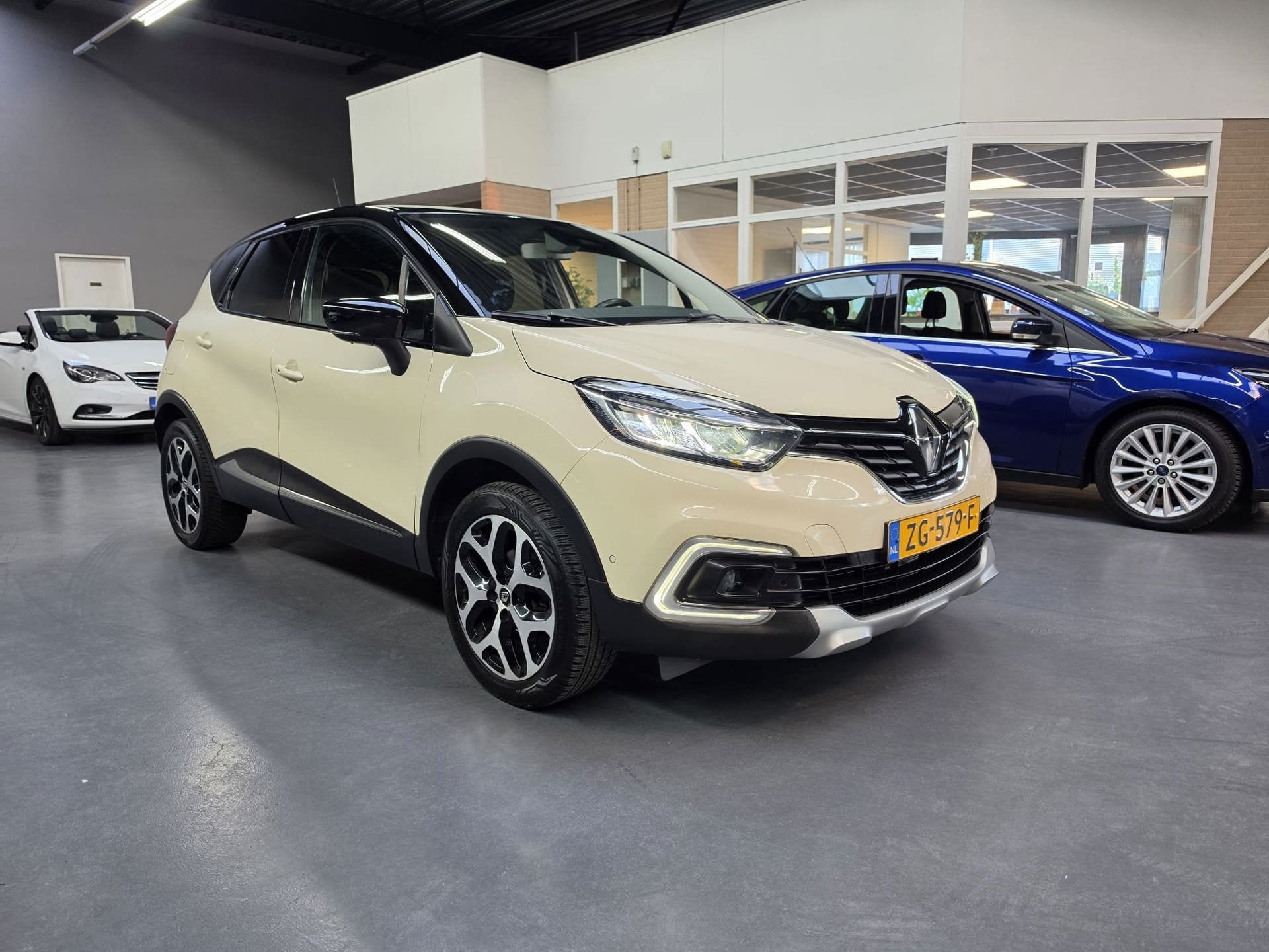Renault Captur 0.9 TCe Intens CAMERA VOL LED BLIS NAP NL AUT, Auto's, Voorwielaandrijving, Gebruikt, 620 kg, Origineel Nederlands
