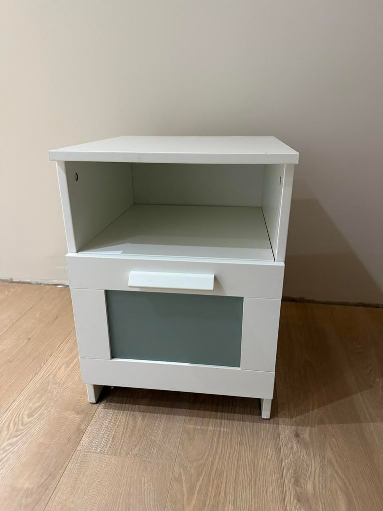 IKEA BRIMNES nachtkastje wit - Goede staat, Huis en Inrichting, Ophalen, Gebruikt, Minder dan 45 cm, 55 tot 70 cm
