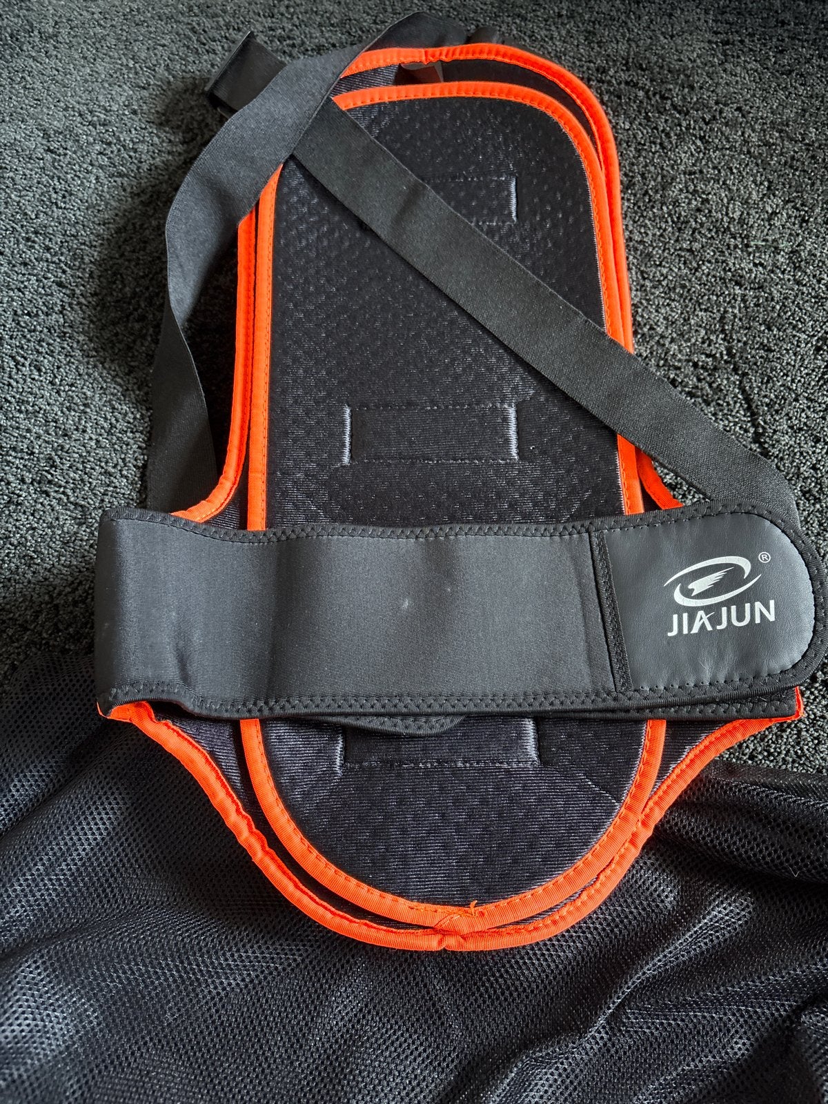 JIAJUN rugprotector - Maat L, Sport en Fitness, Ophalen