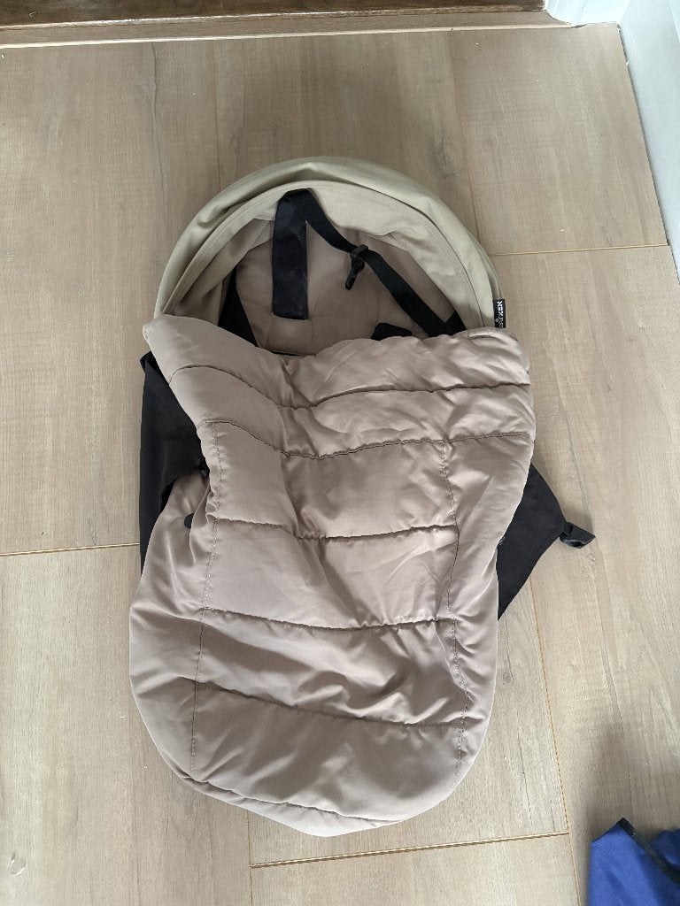 Yoyo Babyzen nestje, Ophalen, Gebruikt