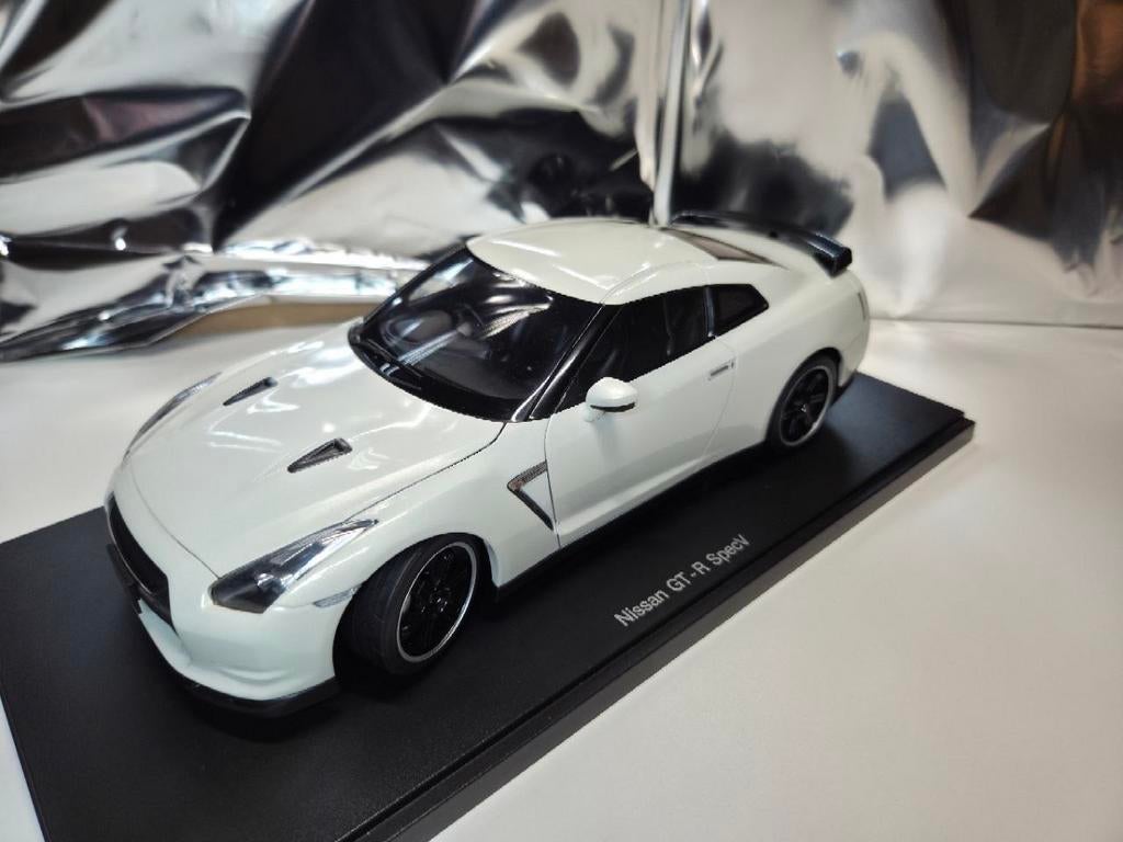 NISSAN GT-R. SPECV. Autoart 1:18, Hobby en Vrije tijd, Modelauto's | 1:18, Ophalen of Verzenden, Zo goed als nieuw, Auto, Autoart