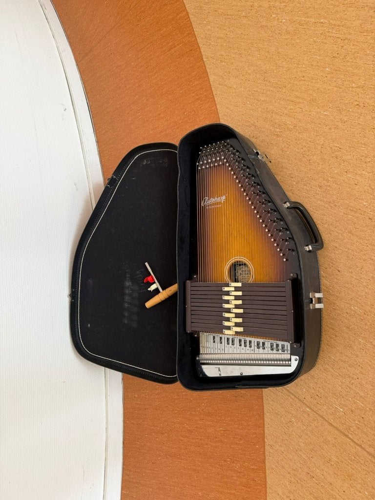 Oscar Schmidt OS15B Berkshire 15-snarige autoharp, Ophalen, Gebruikt