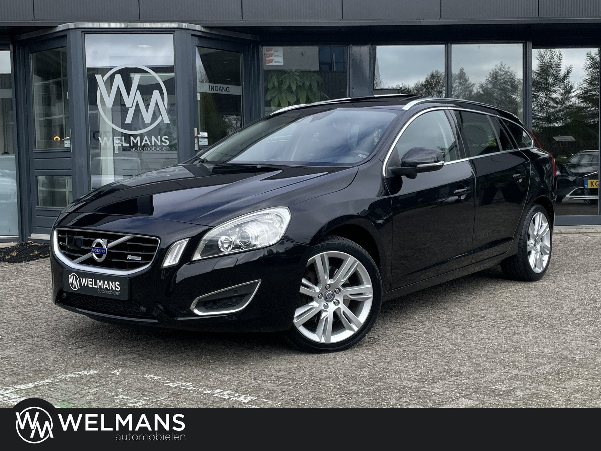 Volvo V60 3.0 T6 AWD Summum Schuifdak | ACC | BLIS | Keyless, Automaat, Gebruikt, Zwart, Vierwielaandrijving