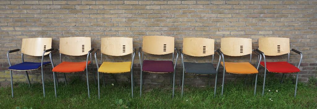 Partij stoelen stapelbare kantoorstoelen vergaderstoelen