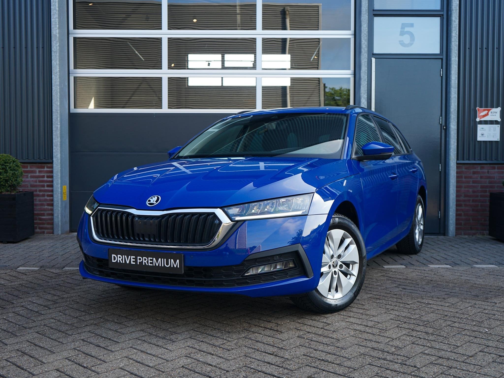 Skoda Octavia Combi 1.0 e-TSI Business Edition, 1263 kg, Stof, Gebruikt, Blauw