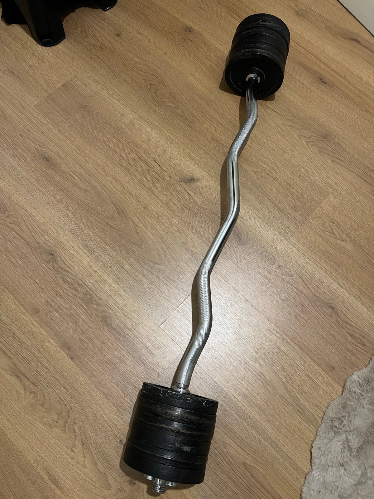 Halterset 35 KG + 4 halterstangen voor slechts 80€, Sport en Fitness, Ophalen, Gebruikt, Armen, Halterset