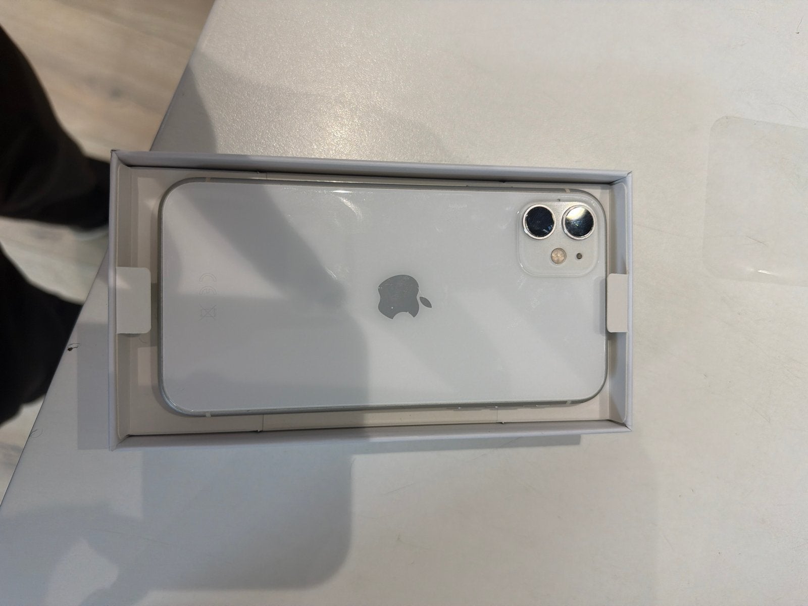 iPhone 11 64GB - Uitstekende staat, geen krasjes, Zo goed als nieuw, 64 GB, Zonder simlock, IPhone 11
