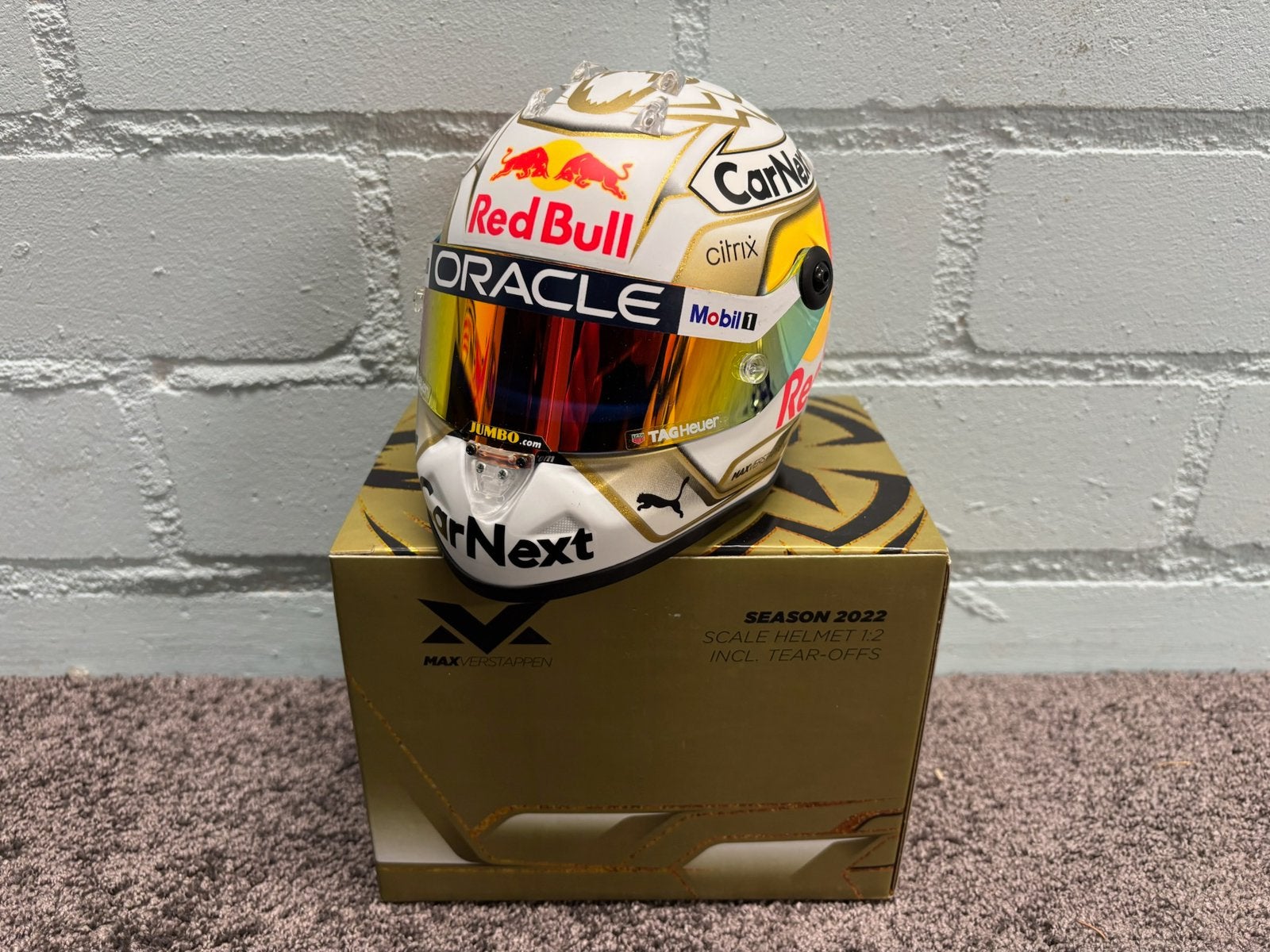 Max verstappen helm 1:2 seizoen 2021, Ophalen of Verzenden, Zo goed als nieuw, Formule 1