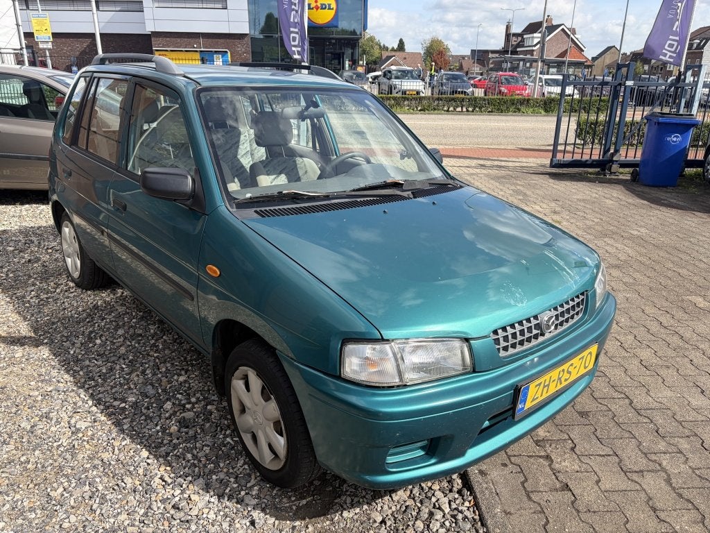 Mazda Demio 1.3 GLX (bj 1999), foto 2