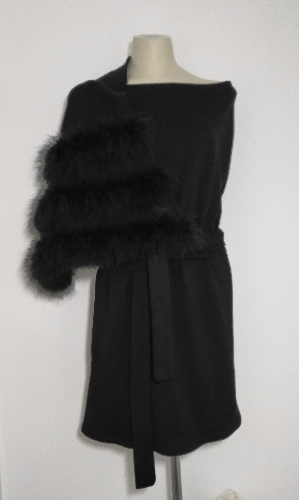 Zwarte couture offshoulder omslagjurk van Monique Collignon, Verzenden, Zo goed als nieuw, Maat 42/44 (L), Zwart