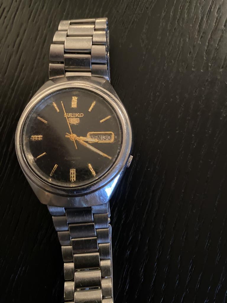VINTAGE SEIKO 5 AUTOMATIC 7009-8600 DAG/DATUM, Gebruikt, Staal, Polshorloge, Ophalen of Verzenden