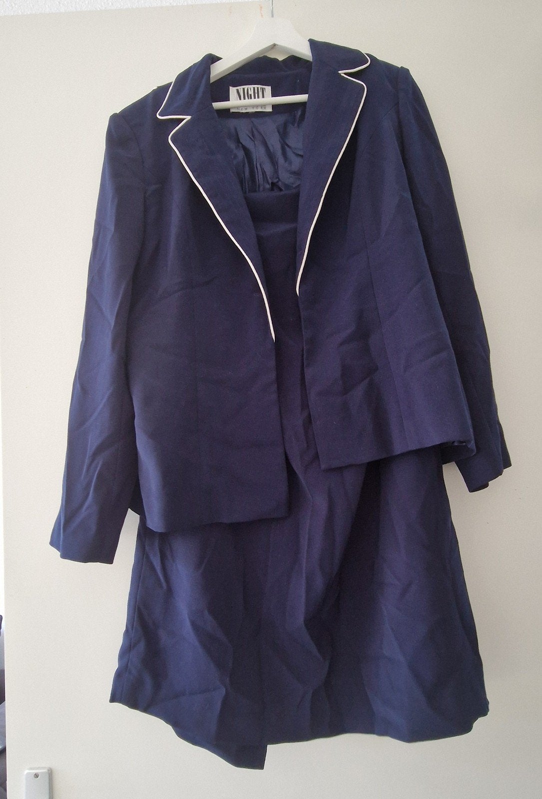 NIGHT Donkerblauw Rokkostuum met Witte Bies, Ophalen, Blauw, Maat 46/48 (XL) of groter, Knielengte