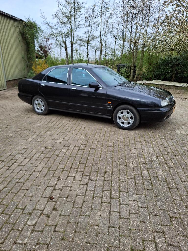 mooie Lancia kappa sedan 2.4., Voorwielaandrijving, Kappa, Zwart, Origineel Nederlands