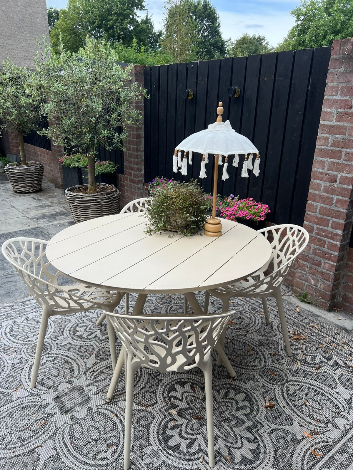 Eethoek tuin met zes stoelen (4 stoelen op de foto), Tuin en Terras, Ophalen, Zo goed als nieuw, Eettafel