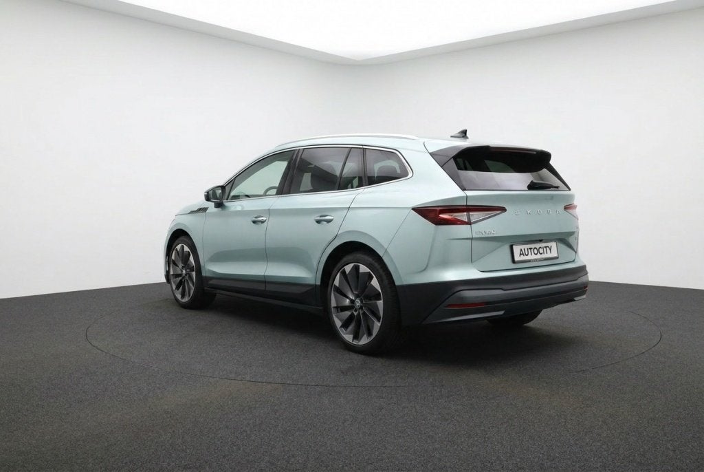 Skoda Enyaq 80 Lounge Pano l 360 Camera l Leder l Trekhaak l, Auto's, Automaat, 0 cilinders, Gebruikt, Leder