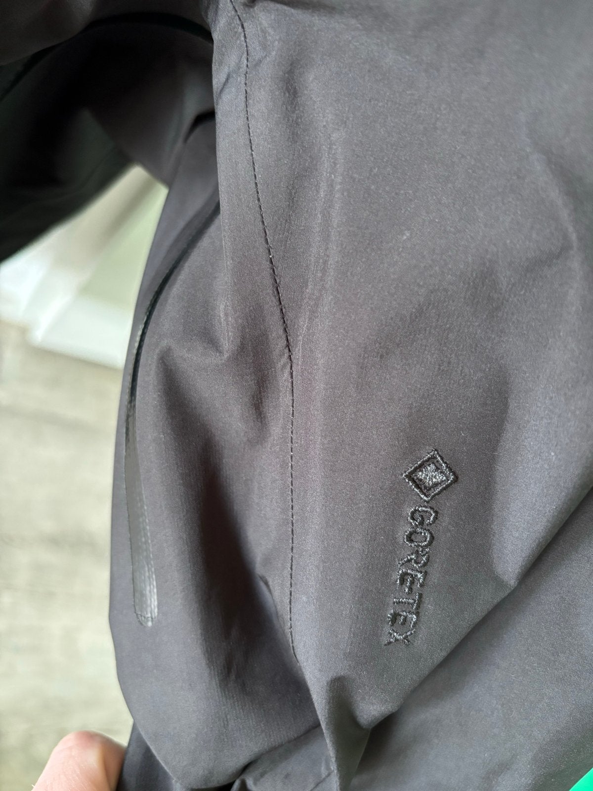 Arc'teryx Gore-Tex Jas Heren Zwart Maat S, Kleding | Heren, Jassen | Zomer, Ophalen of Verzenden, Zo goed als nieuw, Maat 46 (S) of kleiner