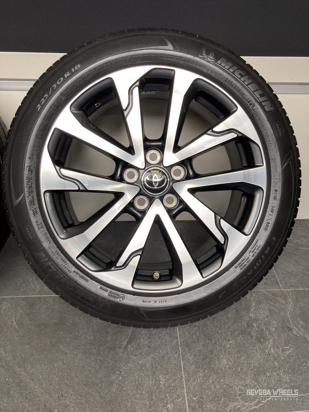 18” originele Toyota Corolla Cross velgen + banden 5x114.3, 18 inch, Gebruikt, -, -