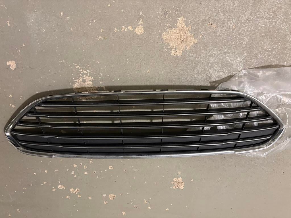Grill Ford Fiesta 2014 - zwart/chroom, Auto-onderdelen, Ophalen, Gebruikt, Voor, Ford