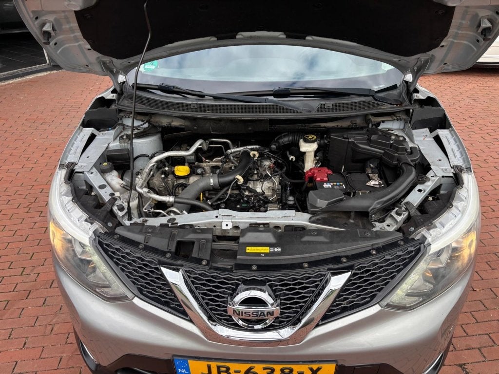 Foto 18 van Nissan QASHQAI 1.2 Connect Edition camara navi pano airco