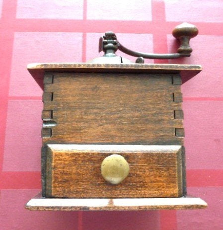 Oude houten vierkante koffiemolen, Ophalen of Verzenden