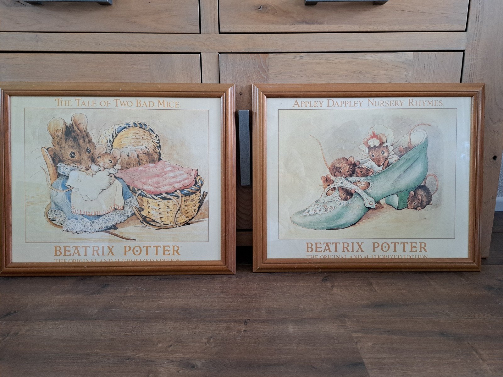 2 Beatrix Potter houten ingelijste prints Muizen prijs pstuk, Ophalen of Verzenden, Minder dan 50 cm, Schilderij