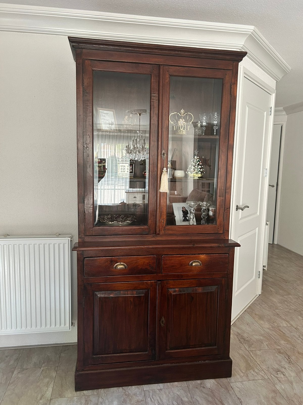 Buffetkast / vitrine massief teakhout, Antiek en Kunst, Ophalen