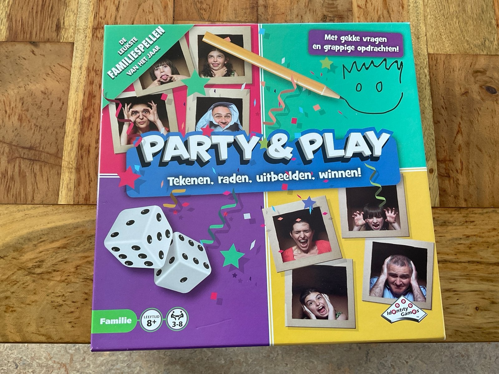 Party & Play Familiespel: Tekenen, Raden, Uitbeelden, Drie of vier spelers, Ophalen of Verzenden, Nieuw