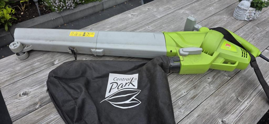 Central Park Bladblazer met Zuig- en Versnipperfunctie, Tuin en Terras, Bladblazers, Gebruikt, Central Park, Met opvangzak, Handgedragen