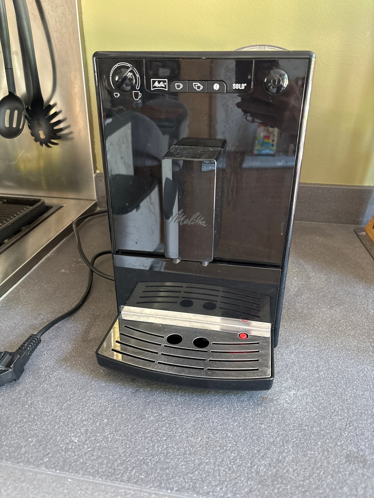Melitta Caffeo Solo volautomatische bonenmachine, Witgoed en Apparatuur, Koffiezetapparaten, Ophalen, Afneembaar waterreservoir