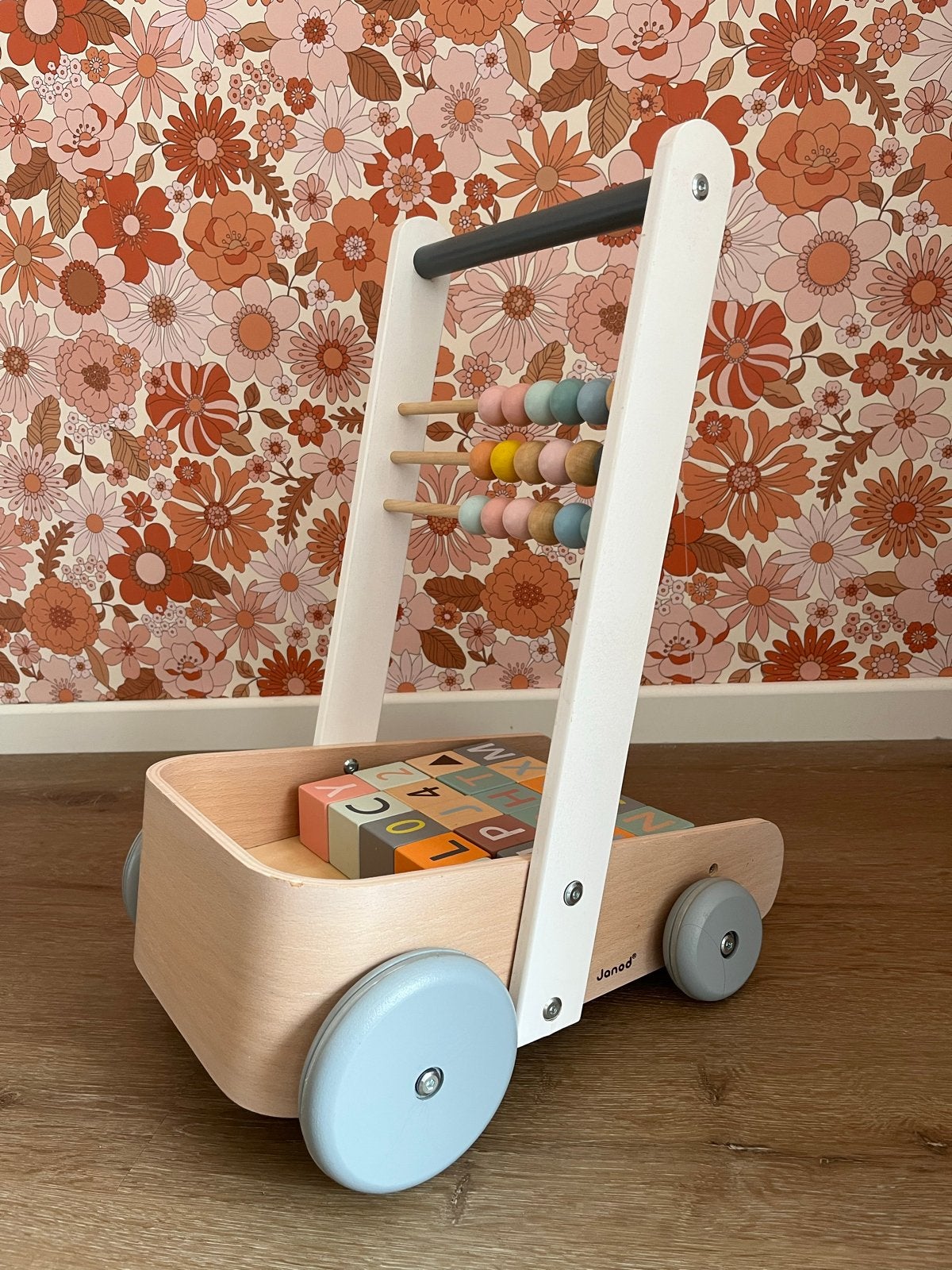 Janod Houten Loopwagen met Blokken en Telraam - Zo goed als, Ophalen, Zo goed als nieuw, Overige typen, Met wieltjes