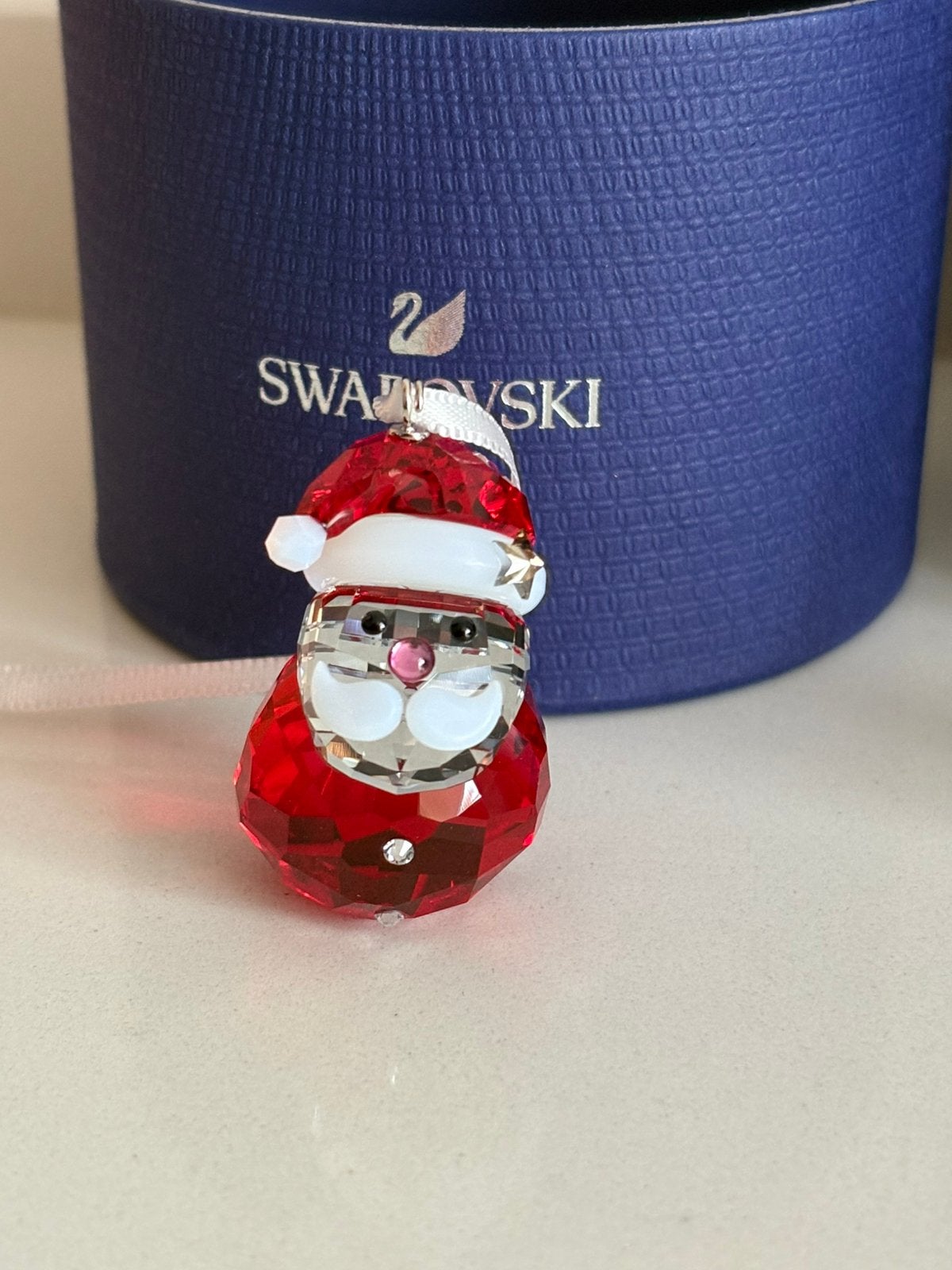 Swarovski schommelende kerstman ornament, Verzamelen, Swarovski, Ophalen of Verzenden, Zo goed als nieuw, Figuurtje