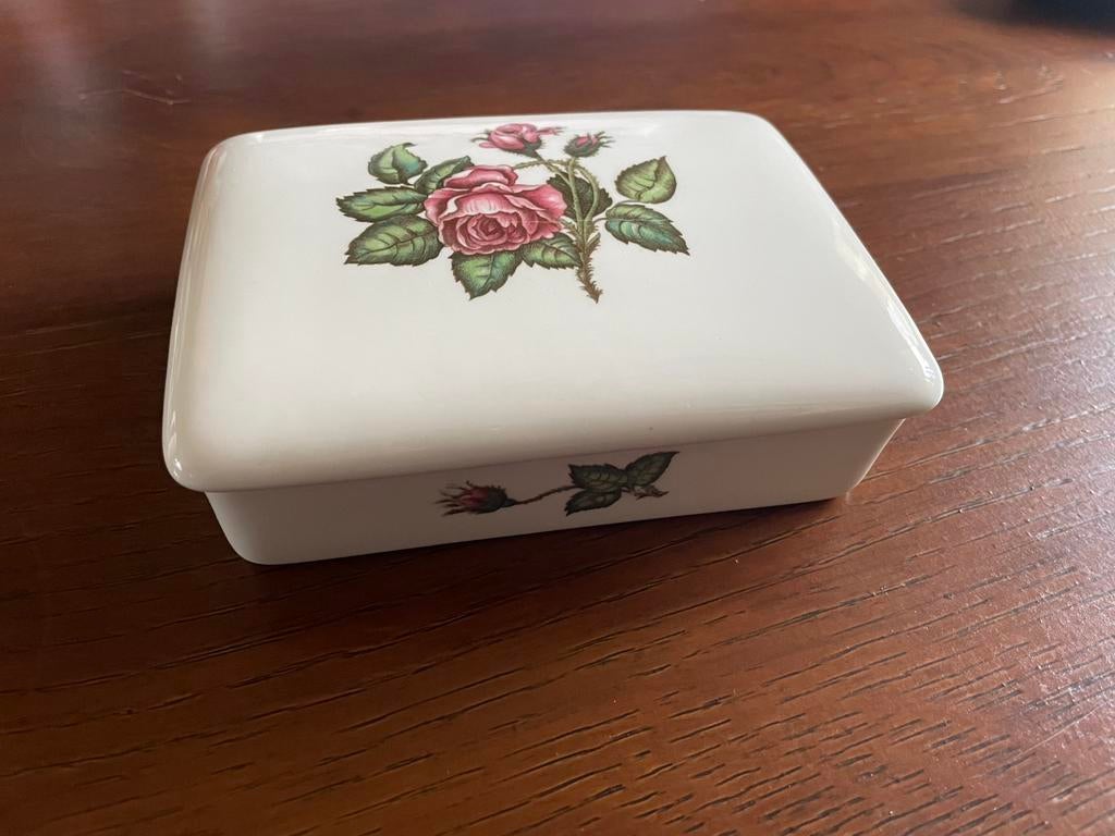 Lepeldoosje wedgwood moss rose, Ophalen, Zo goed als nieuw