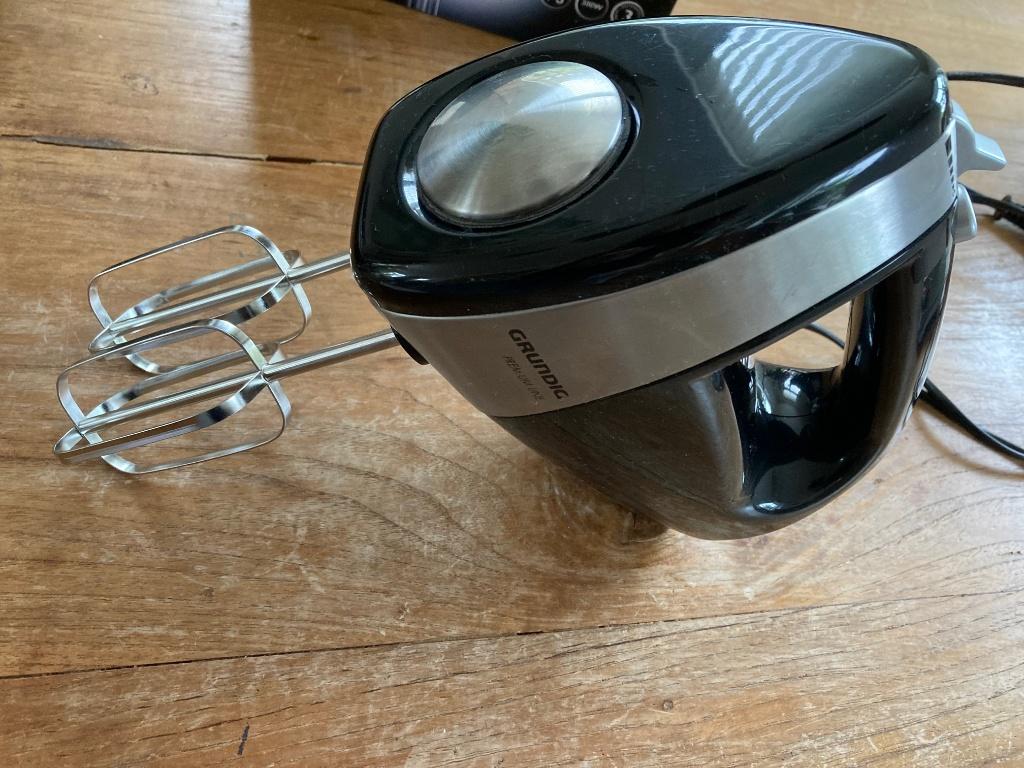 Handmixer Grundig HM5040, Witgoed en Apparatuur, 1 tot 2 liter, Ophalen of Verzenden, Gebruikt, 3 snelheden of meer
