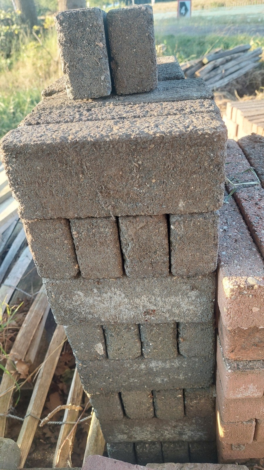 Grijze betonklinkers voor tuin of oprit, Ophalen, Gebruikt, Klinkers, Minder dan 5 m²