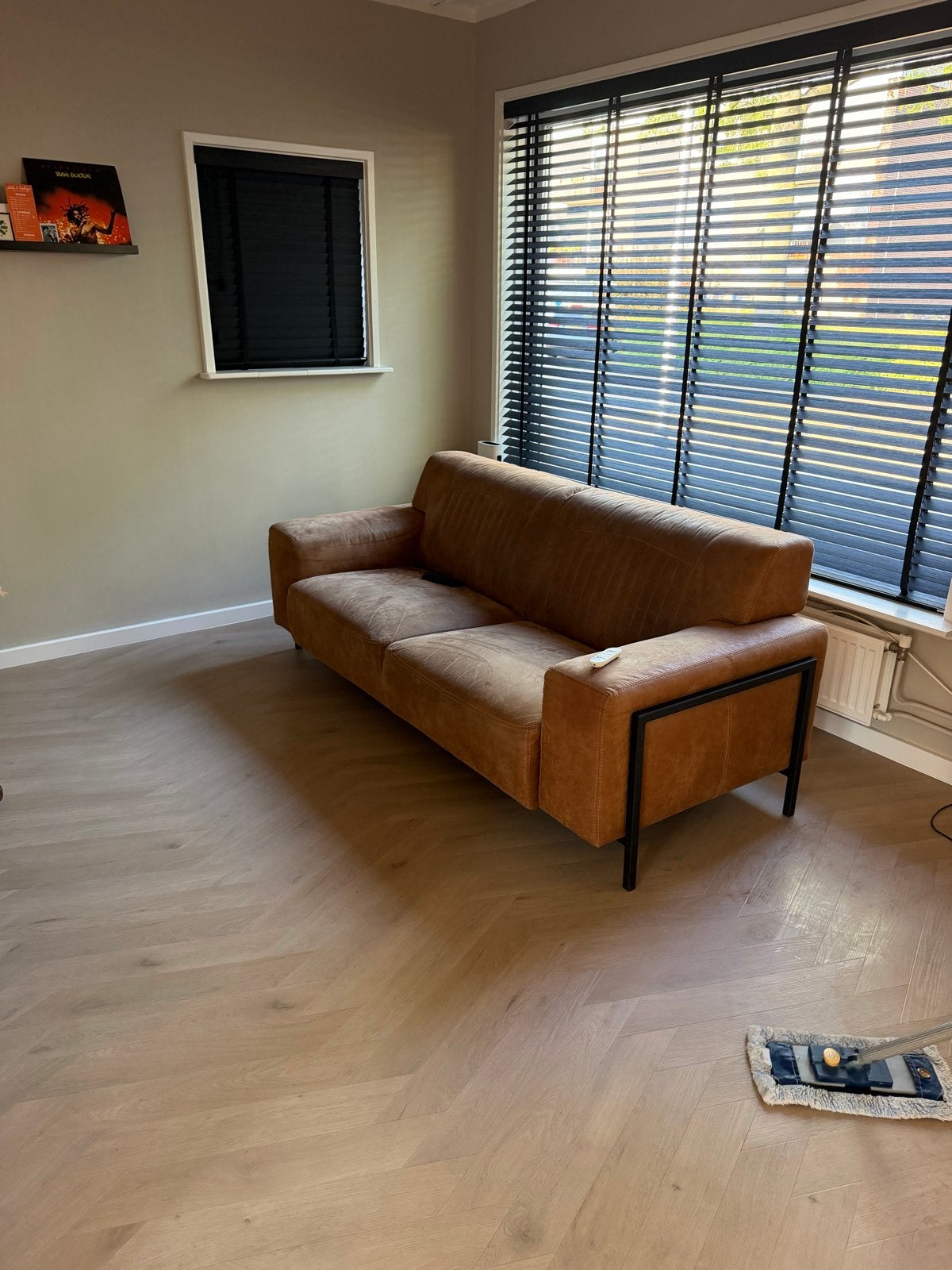 Comfortabele tweepersoonsbank in cognac kleur, Ophalen, Tweepersoons, 75 tot 100 cm, Zo goed als nieuw