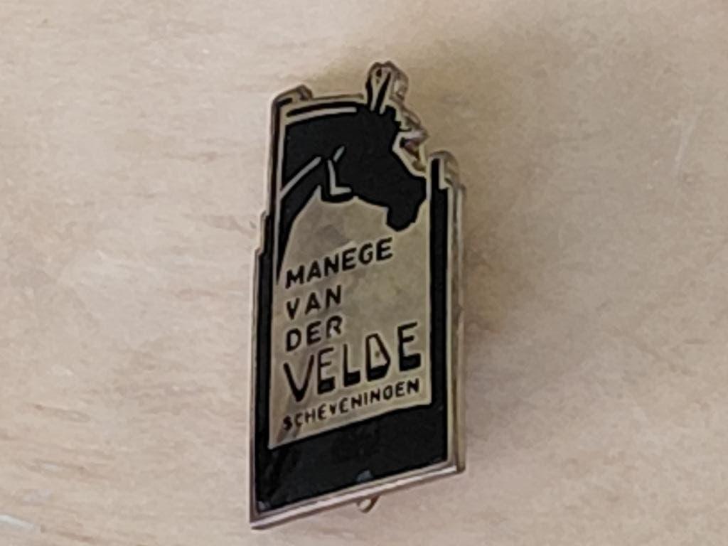 Manege van der Velden Scheveningen Paardensport, paarden., Verzamelen, Speldjes, Pins en Buttons, Ophalen of Verzenden, Zo goed als nieuw
