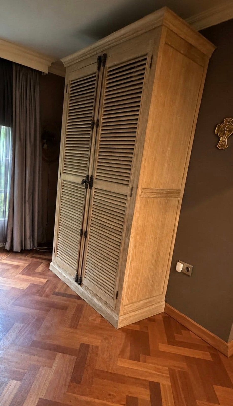 Flamant kast louvre, Ophalen, Zo goed als nieuw