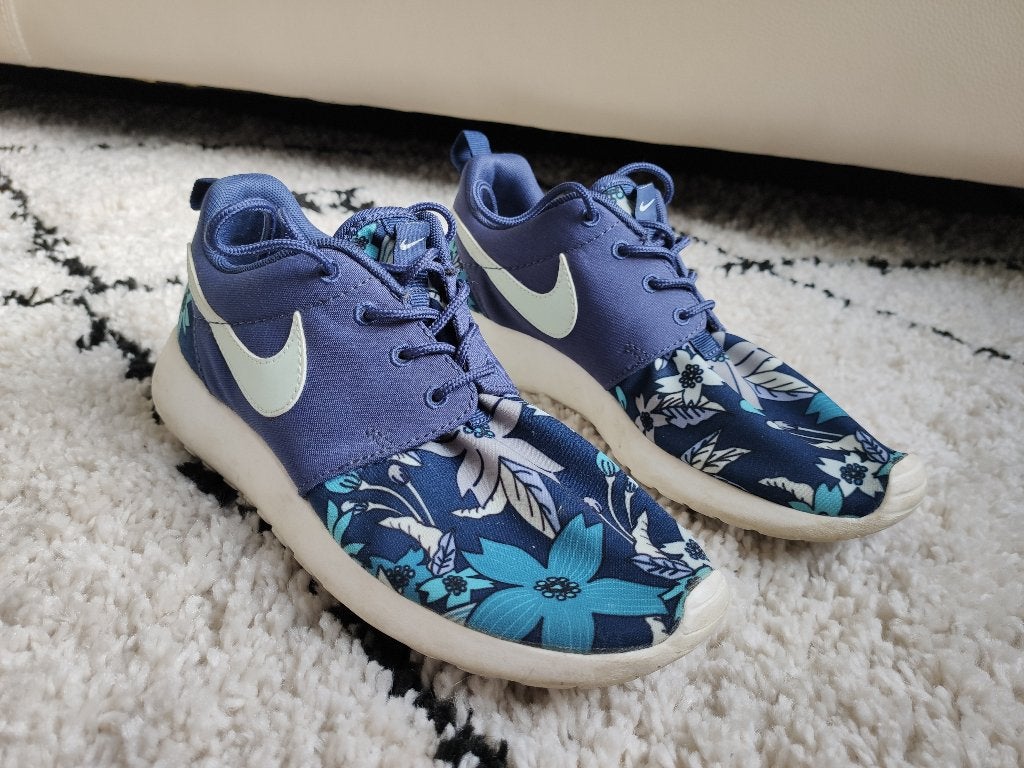 Nike Roshe Blue Floral, Blauw, Nike, Ophalen of Verzenden, Sneakers of Gympen