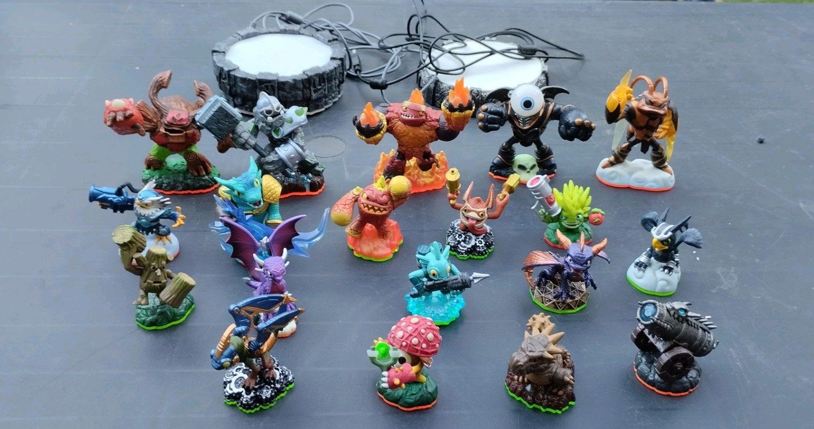 skylanders 19  stuks en 2x portaal, Verzamelen, Ophalen of Verzenden, Gebruikt
