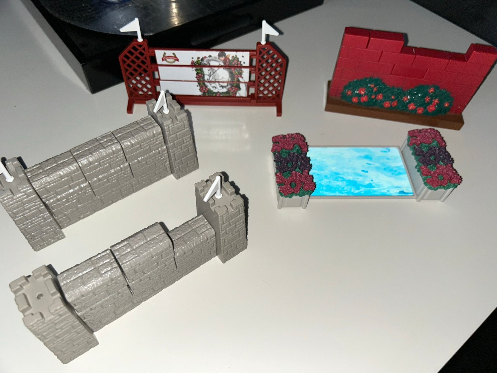 Schleich springparcours 5 stuks, 3 compleet en 2 incompleet, Ophalen of Verzenden, Gebruikt, Paard, Beeldje of Figuurtje