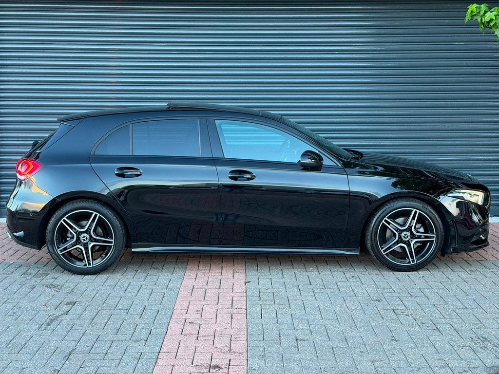 Mercedes-Benz A-klasse 200 AMG Line Pano | Widescreen | Led, Auto's, Mercedes-Benz, Gebruikt, 4 cilinders, Automatische klimaatregeling