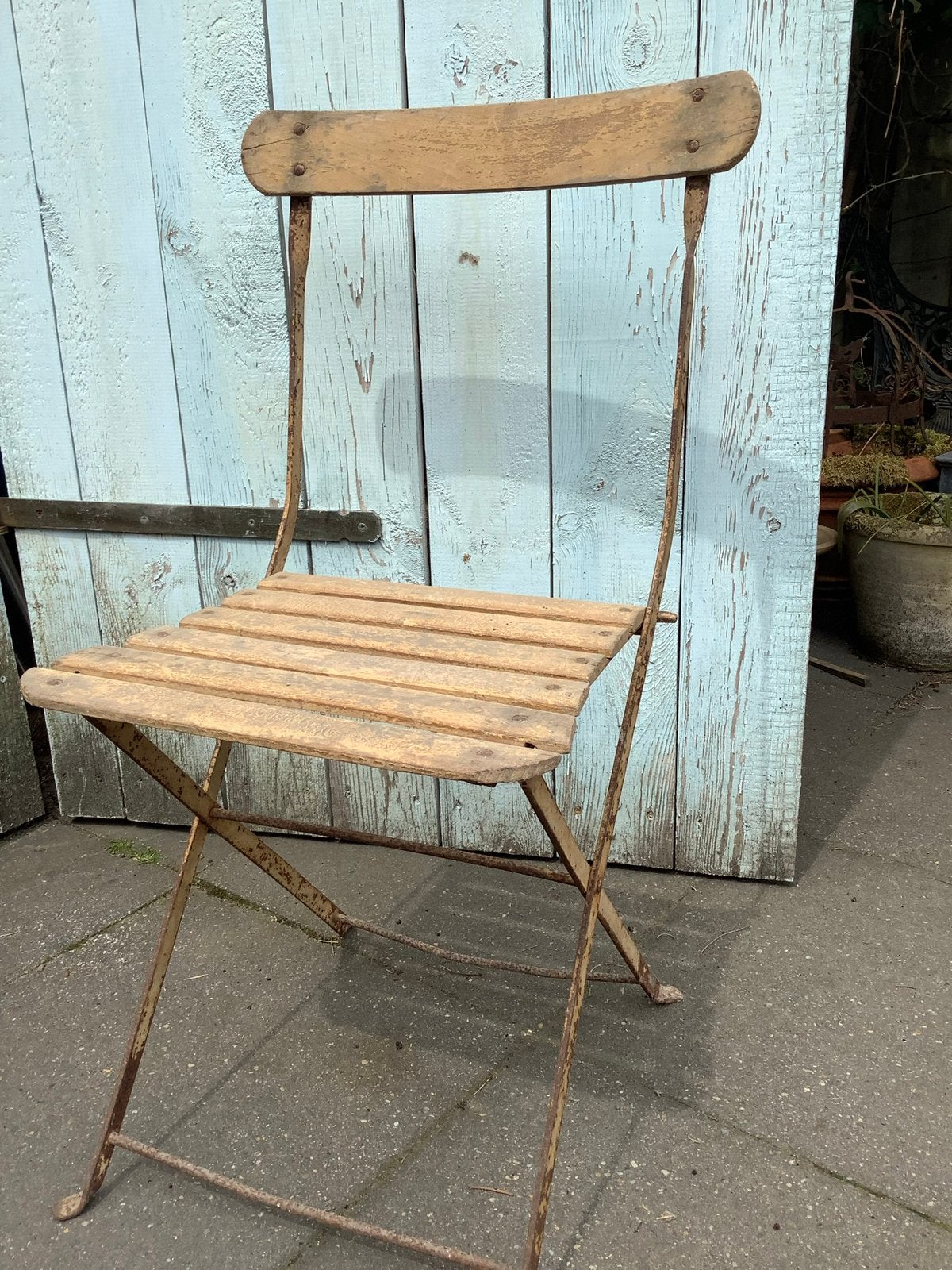 Brocante Bistro Stoeltje, Ophalen