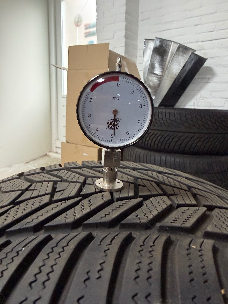 2 setjes banden Michelin en hankook. 285-40-20& 225-45-20, Ophalen, 285 mm, Band(en), 20 inch